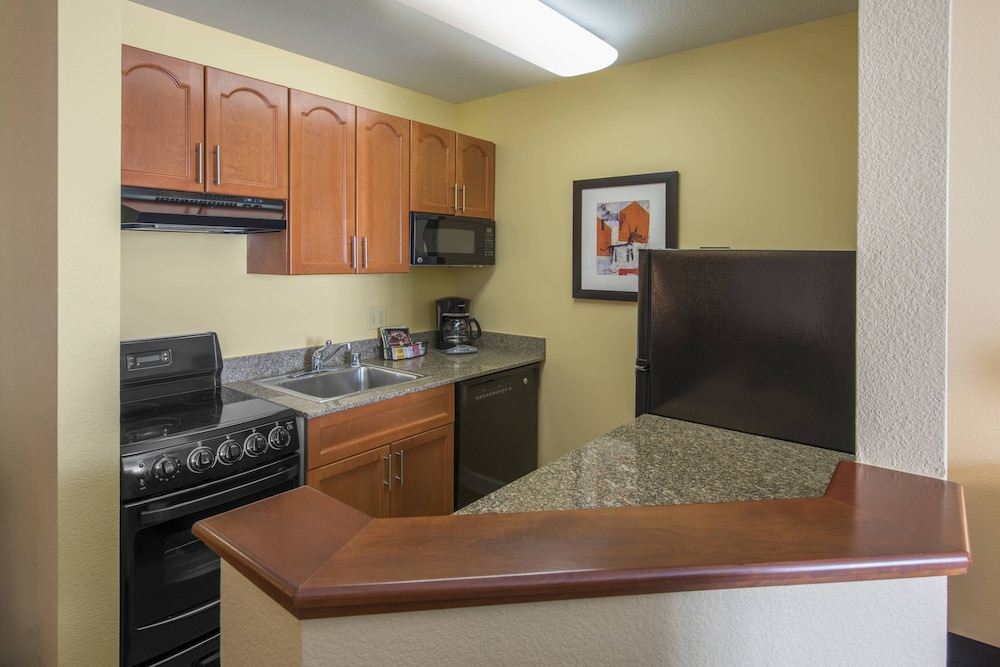 Suite, 1 Bedroom (Mobility Accessible, Tub) photo 3