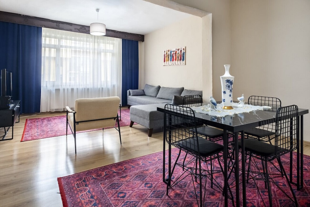 Apartment photo 3