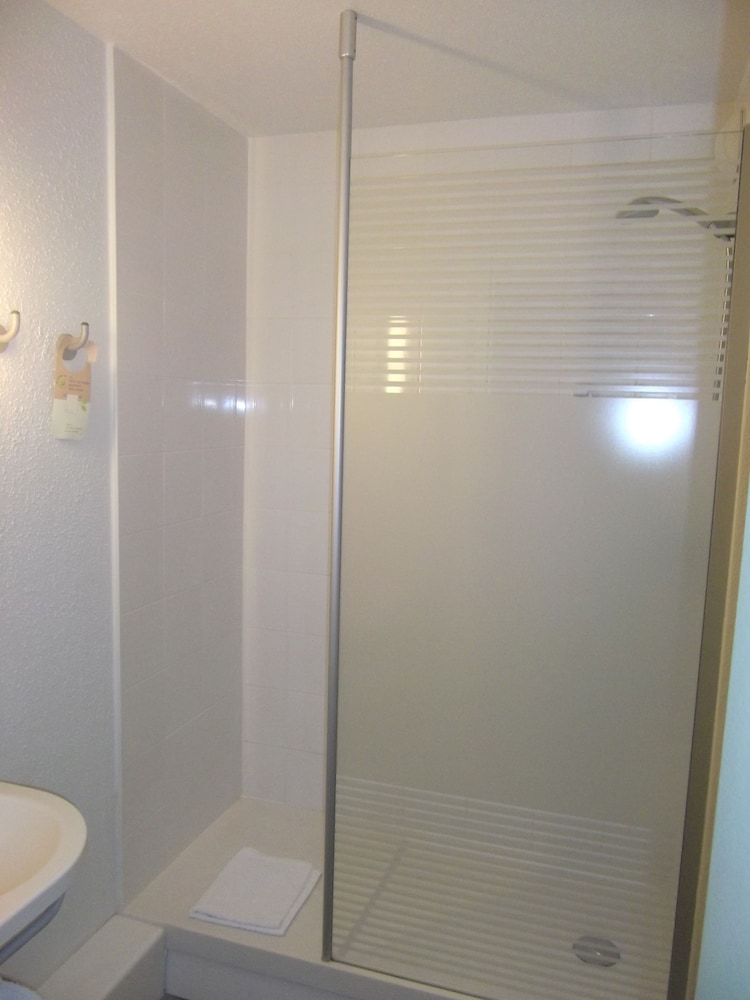 Twin Room, 2 Twin Beds photo 3