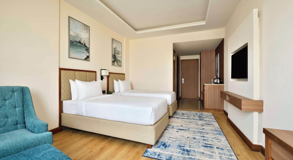 Deluxe Room, 2 Twin Beds - Photo 7