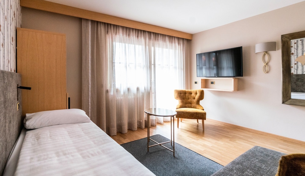 Standard Suite - Photo 1