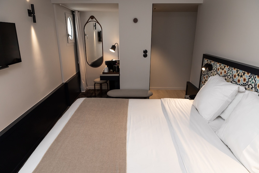 Standard Double Room, 1 Queen Bed - Photo 13