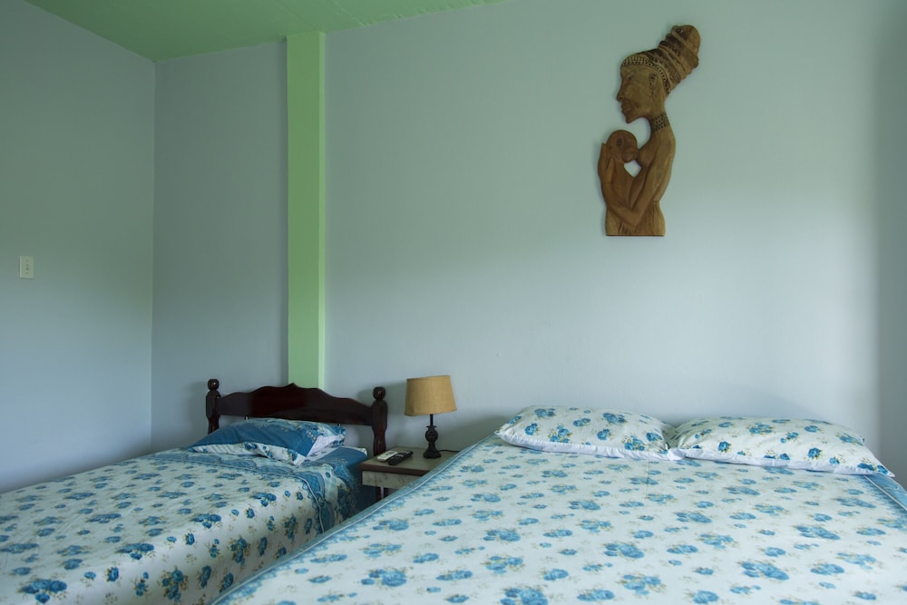 Basic Triple Room, Multiple Beds, Balcony photo 2