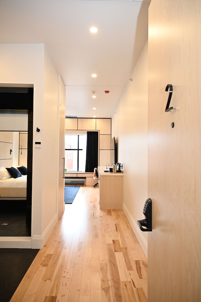 Luxury Room 2