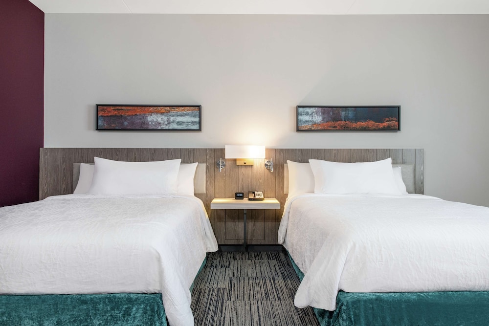 Room, 2 Queen Beds, Accessible, Bathtub (Hearing) - Photo 1