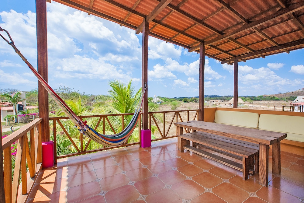 Deluxe Villa, 2 Bedrooms, Kitchen, Garden View photo 3