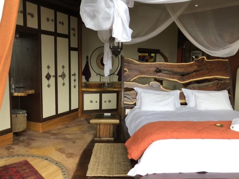 Honeymoon Suite photo 1