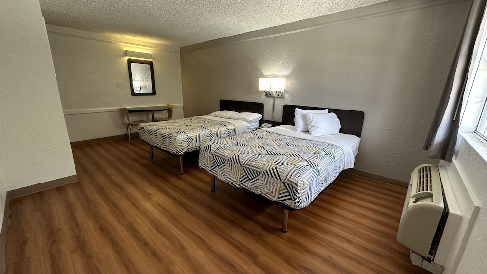 Standard Room, 2 Double Beds, Non Smoking - Photo 1