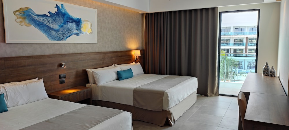 Luxury Room, Garden View - Photo 2