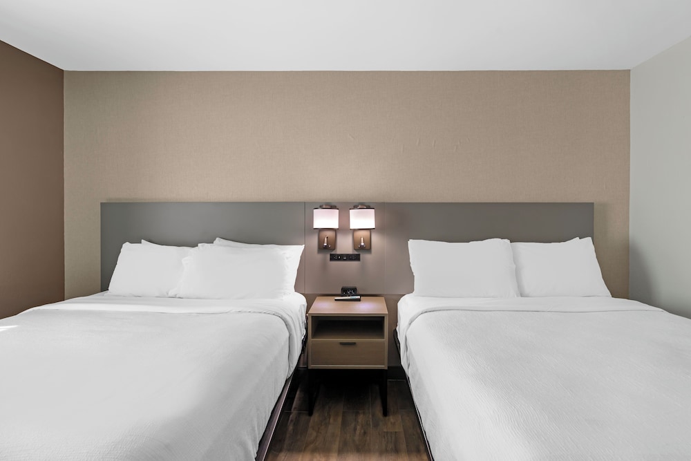 Room, 2 Queen Beds, Non Smoking - Photo 5