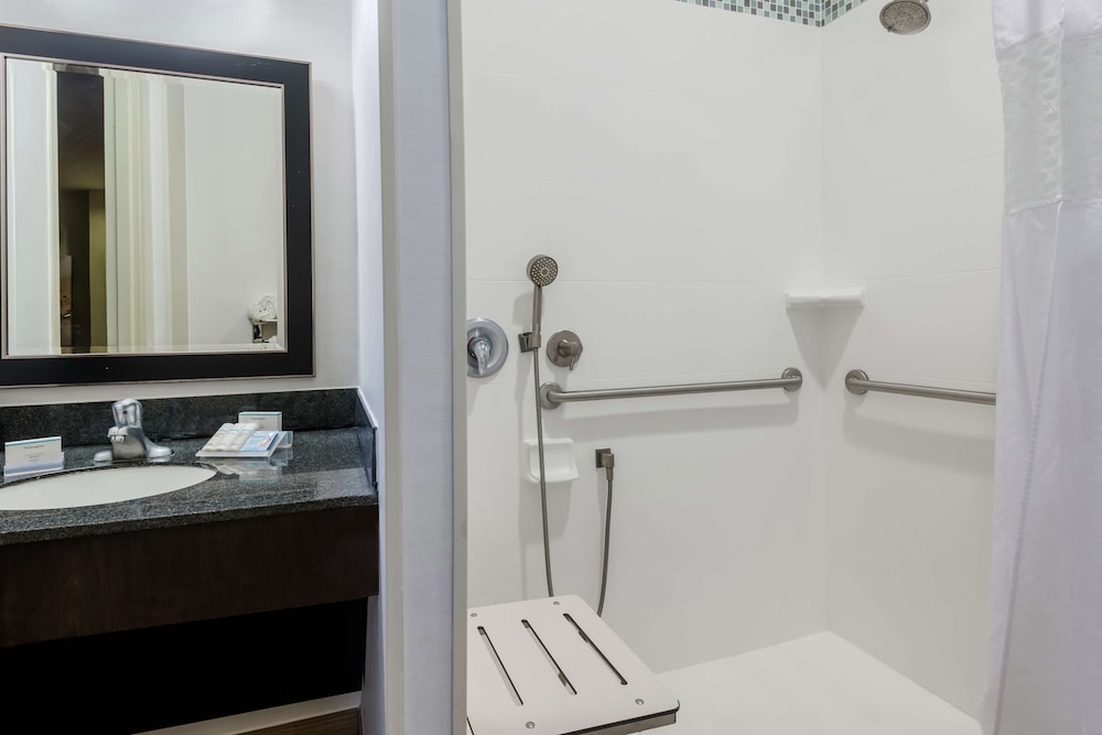 Room, Accessible - Photo 7
