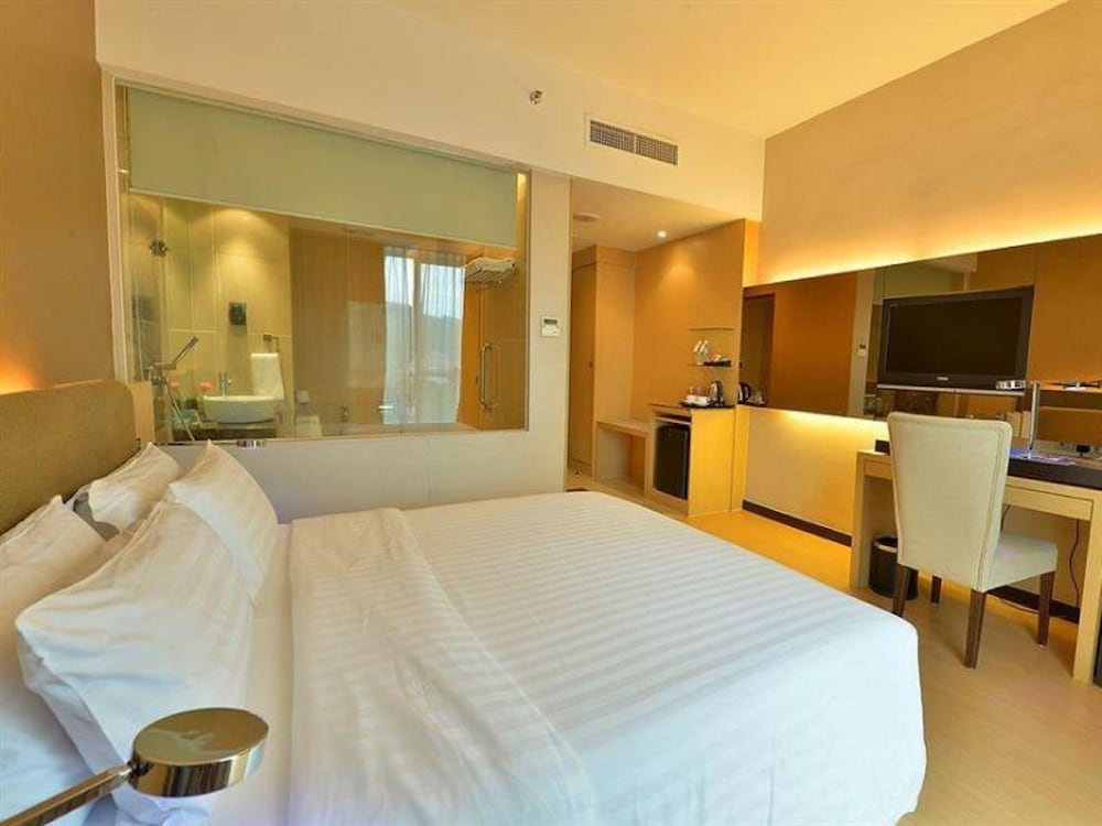 Superior King Room - Photo 3