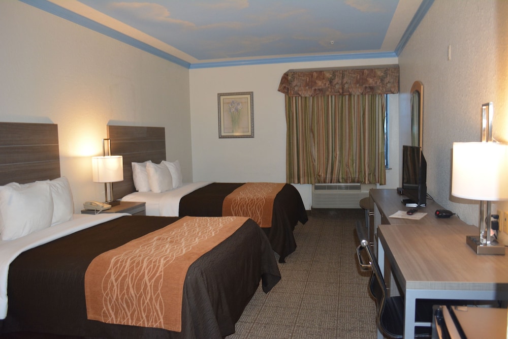 Room, 2 Queen Beds photo 1