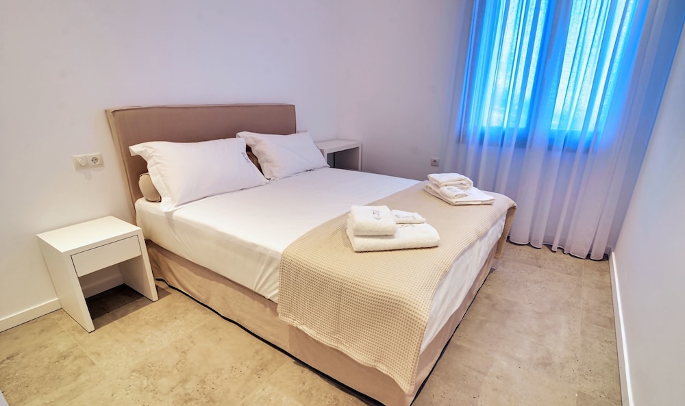Apartment, 3 Bedrooms, Patio