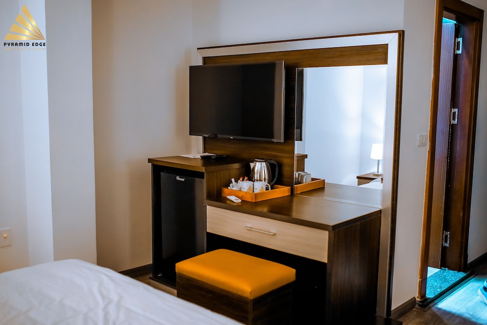 Standard Double Room, City View - Photo 8