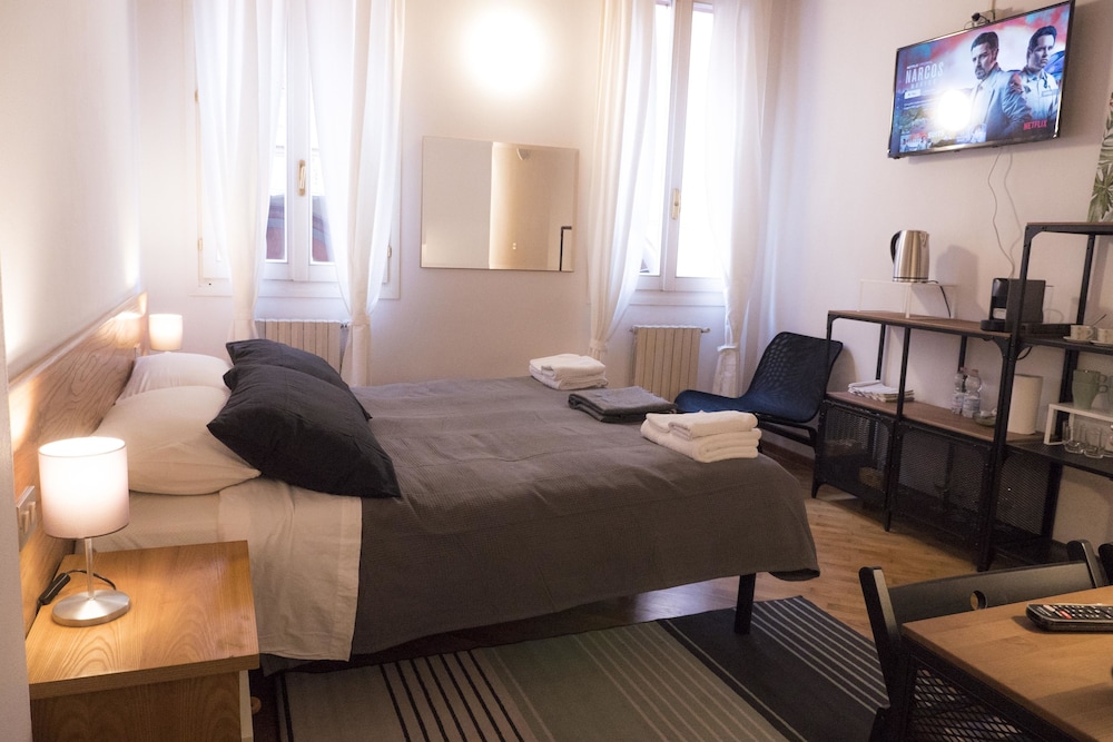 Studio, 1 Bedroom