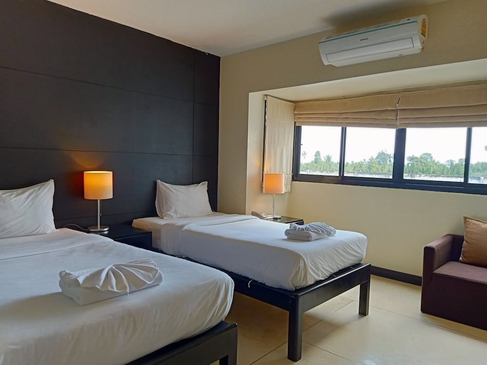 Superior Double or Twin Room - Photo 8
