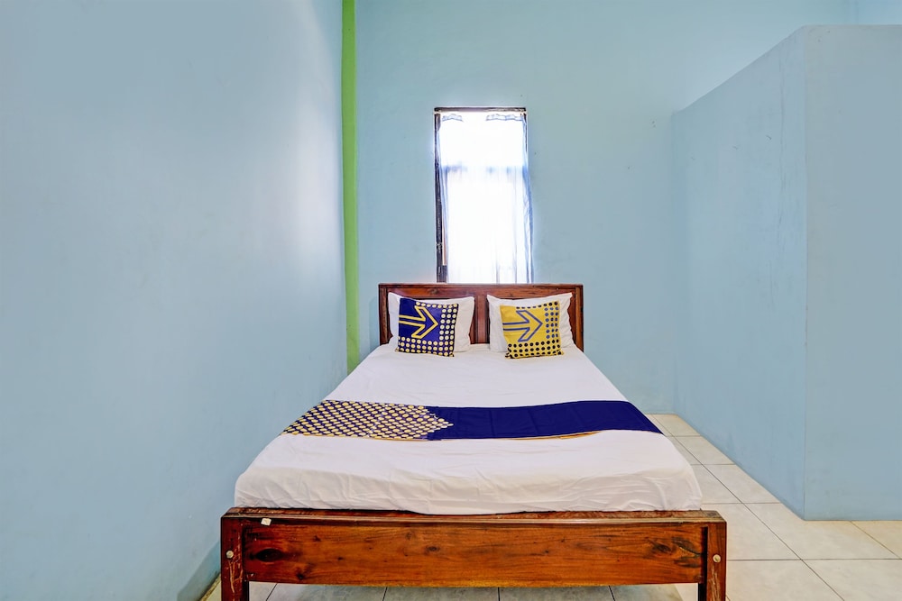 Economy Double Room photo 3