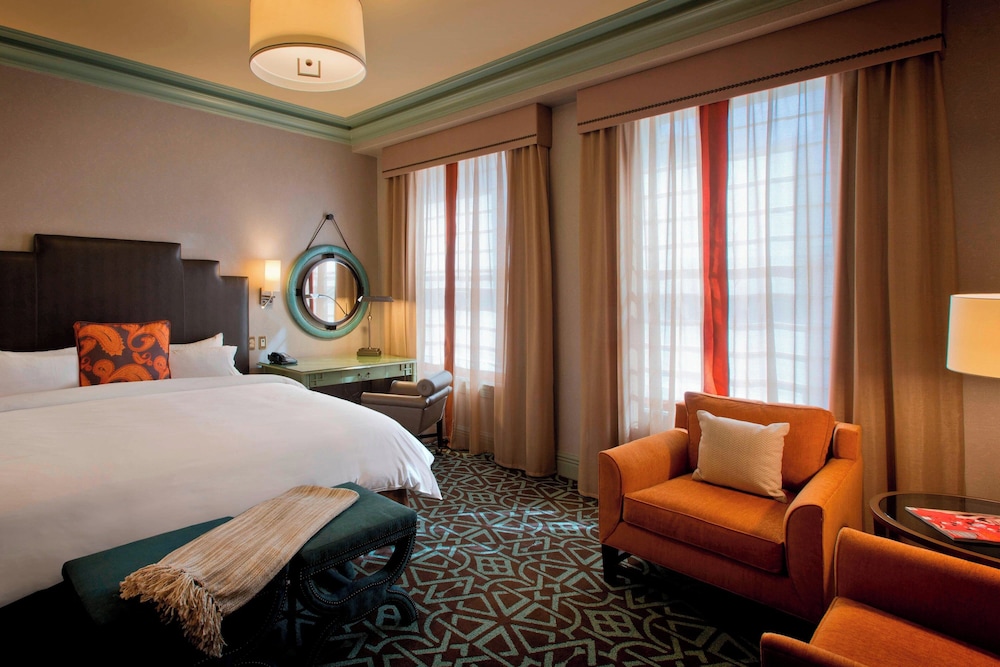 Deluxe Room, 1 King Bed, City View - Photo 1