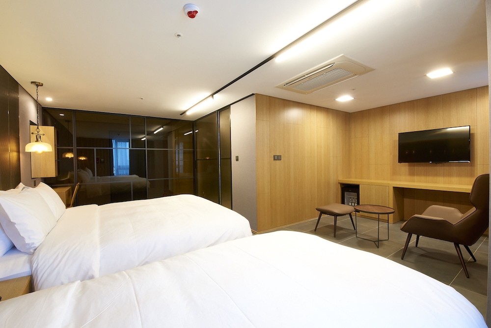 Deluxe Twin Room photo 2