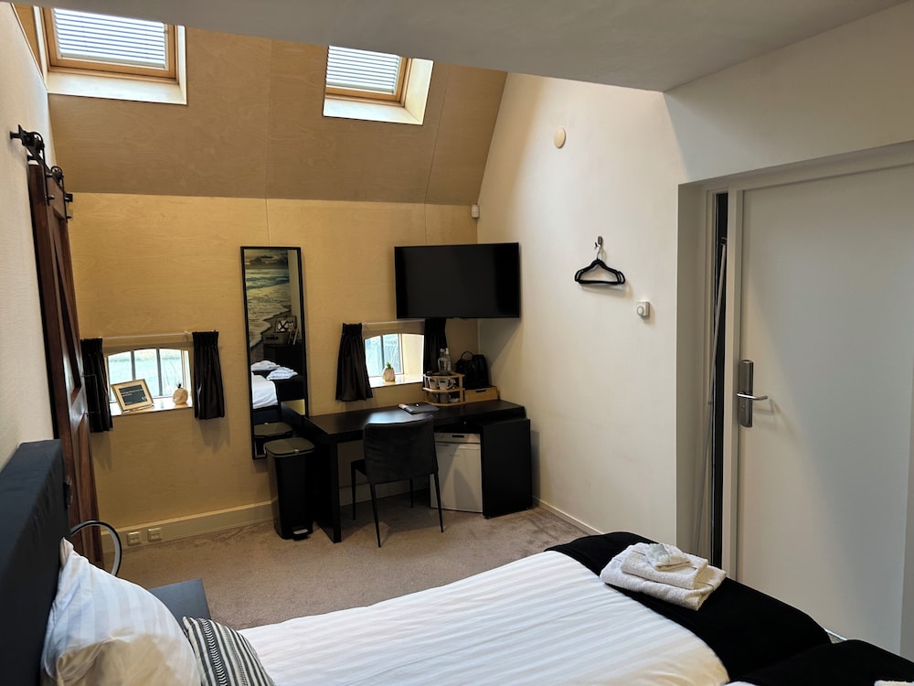 Deluxe Double Room photo 3