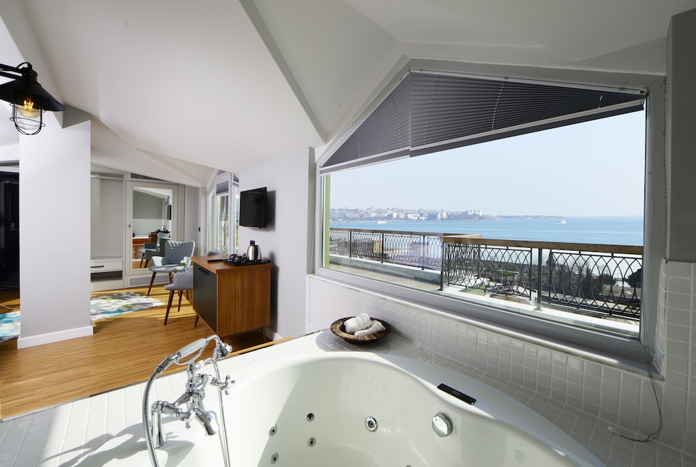 Penthouse with Balcony and Jettub photo 3