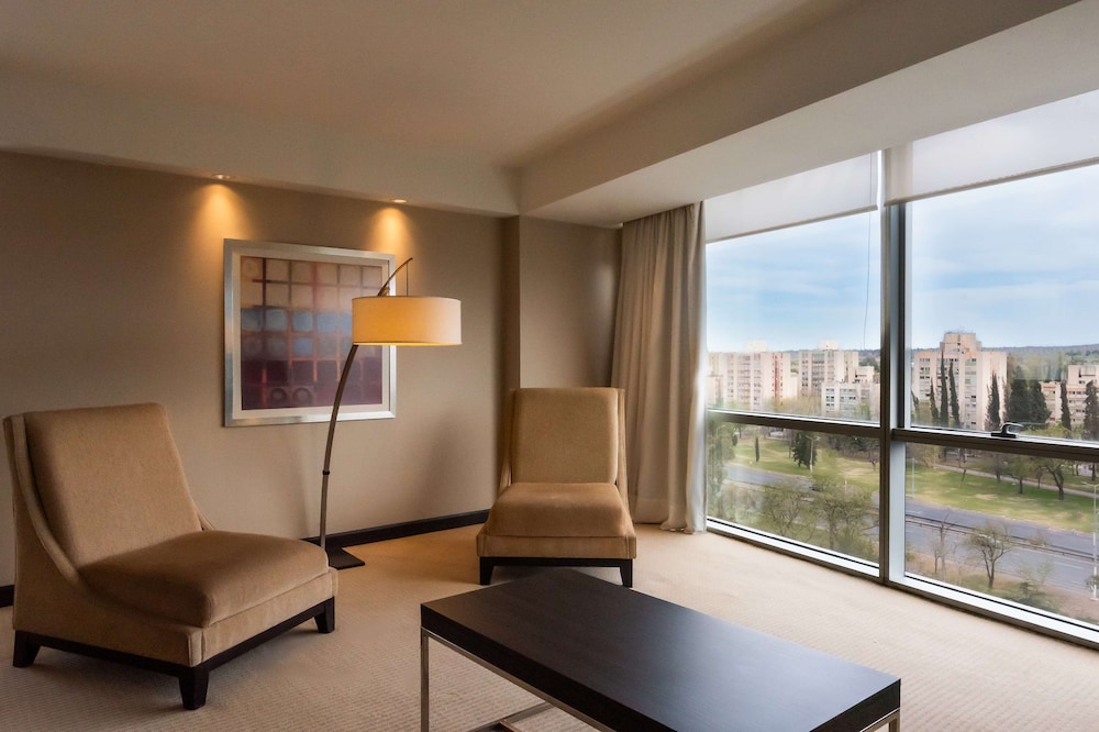 Suite, 1 King Bed, Corner (Executive Floor)
