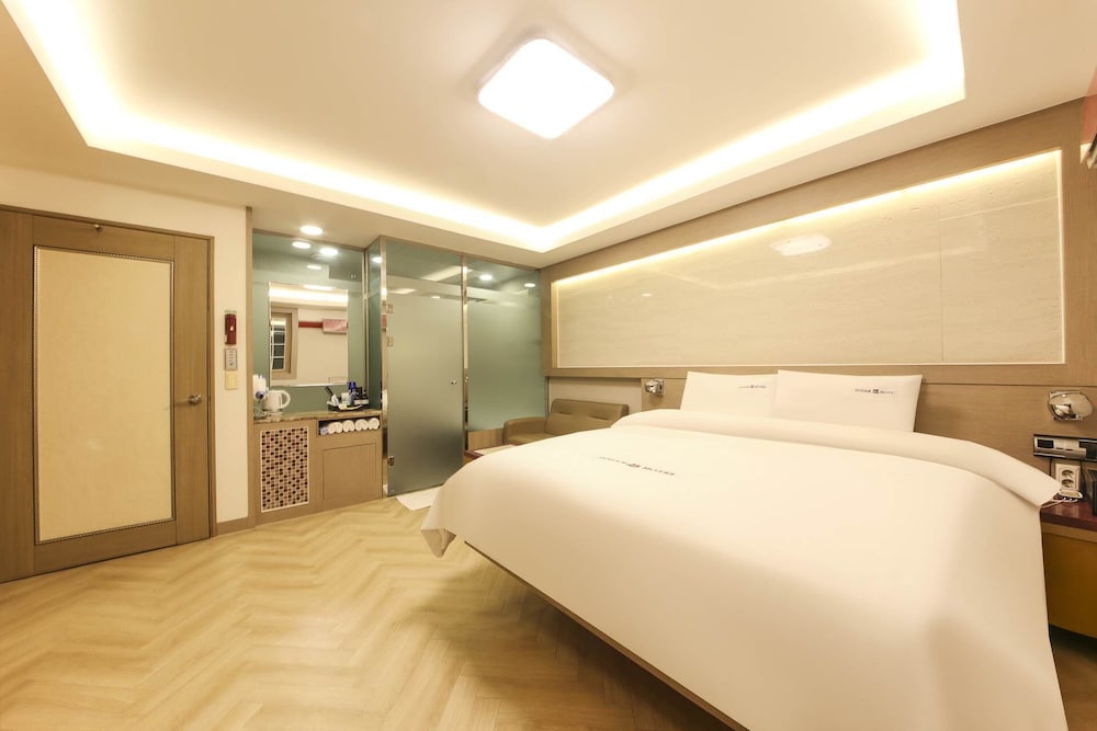 Economy Double Room photo 2