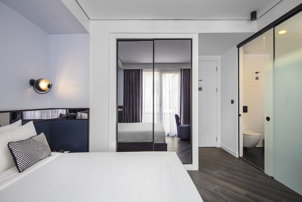 Superior Queen Room photo 1