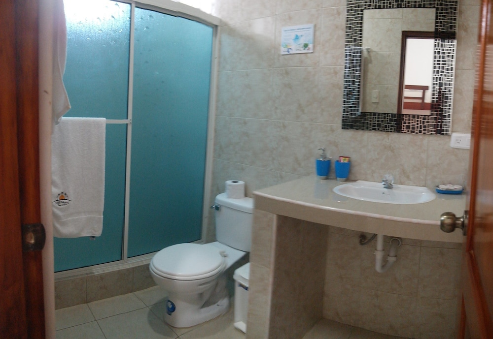 Family Triple Room, Multiple Beds, Non Smoking, Refrigerator photo 3