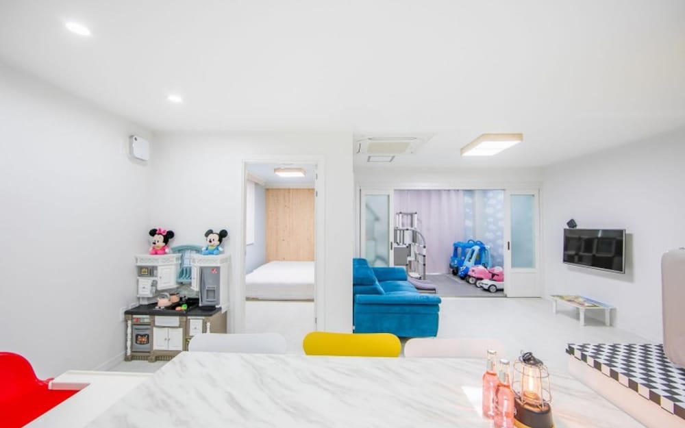 Room (King SpecialRoom 101 (Two Bedroom Out) photo 3