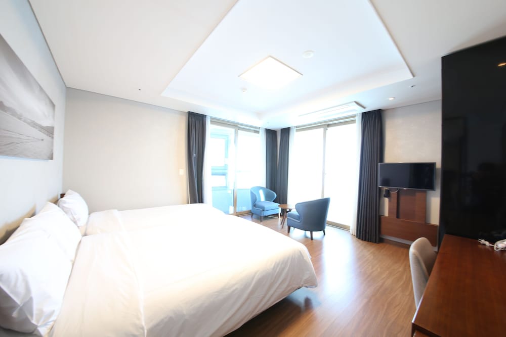 Royal Triple Room