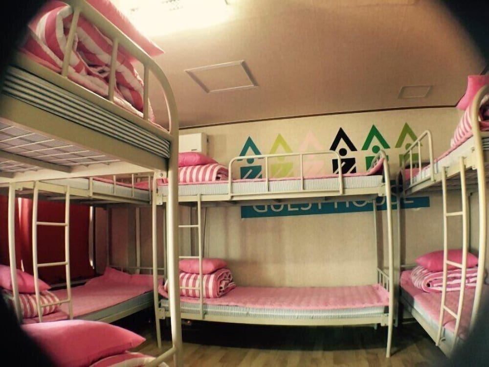Shared Dormitory, Men only (8 people) photo 1