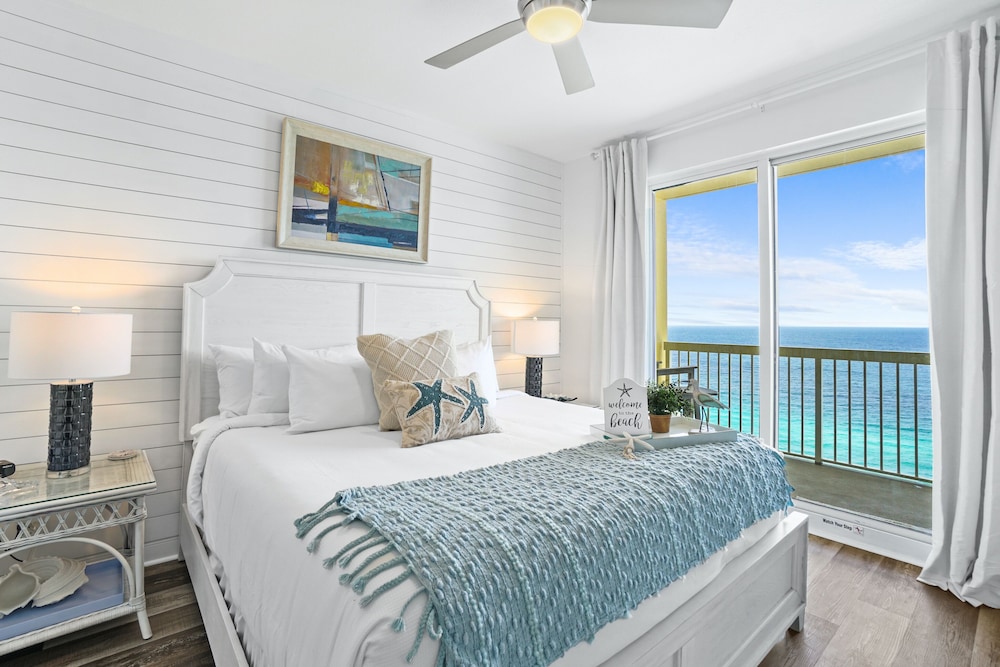 Condo, 3 Bedrooms, Sea View (2104W)