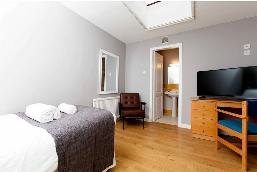 Standard Single Room, Ensuite photo 3