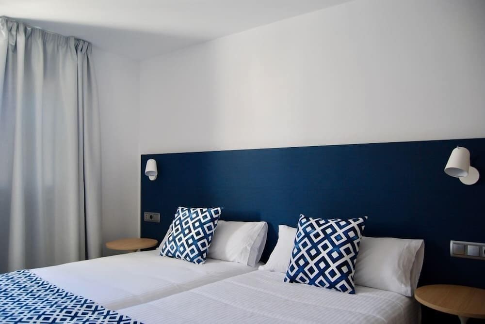 Deluxe Room (2 adults + 2 children) photo 3