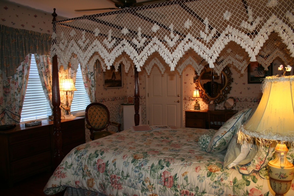 Panoramic Double Room, 1 Bedroom, Fireplace, Lake View Not Pet Friendly (Highwaymen Sunset) photo 3