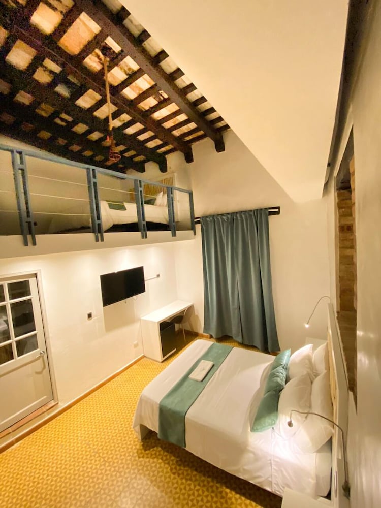 Family Quadruple Room photo 2