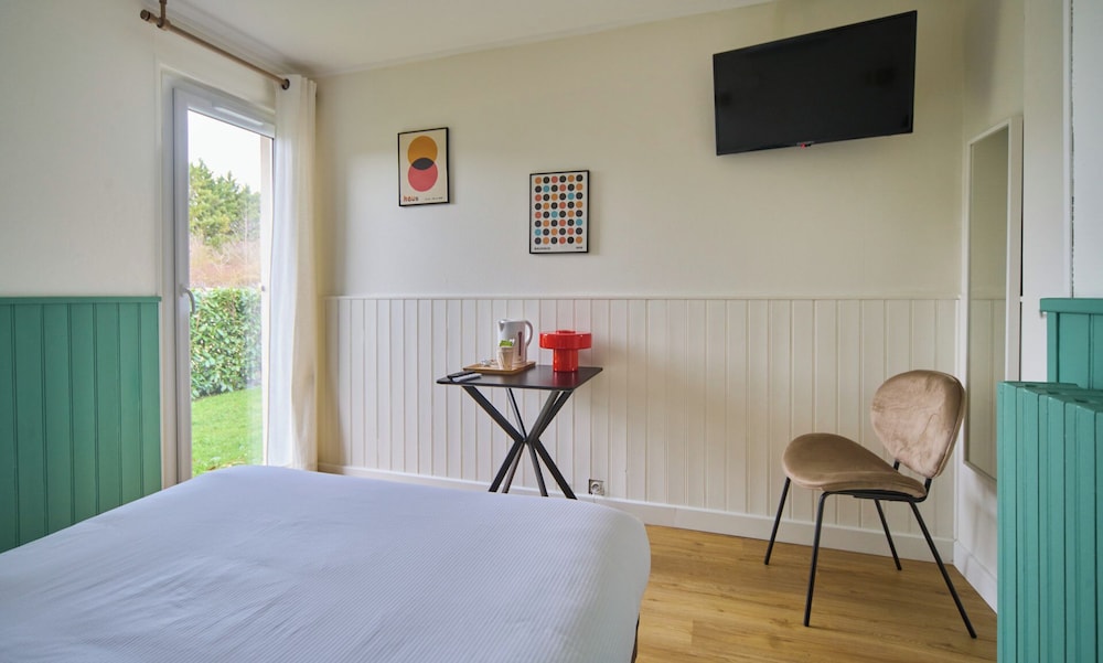 Classic Double Room, Garden View