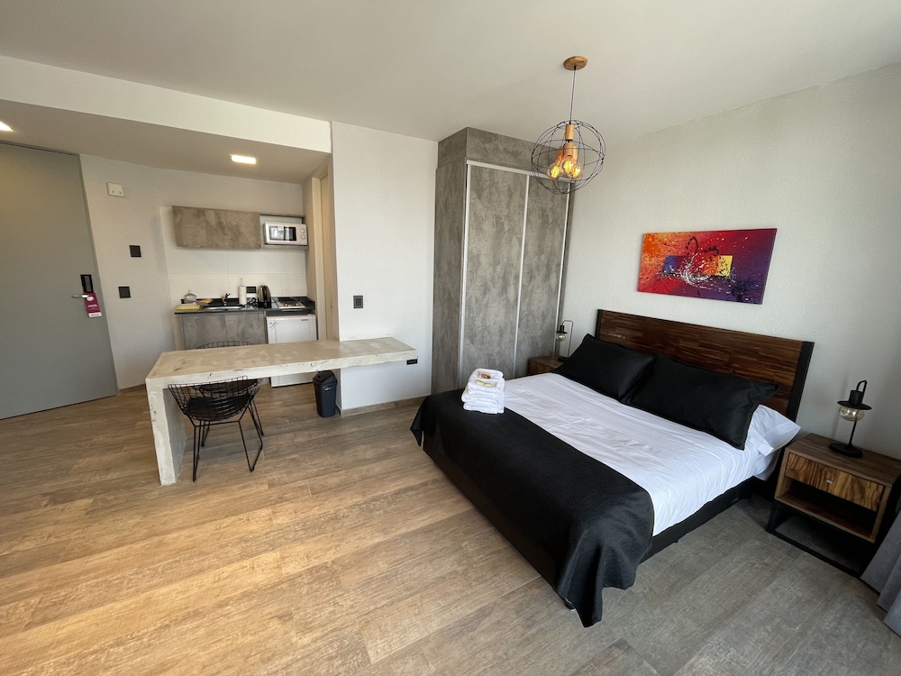 Deluxe Studio, Balcony
