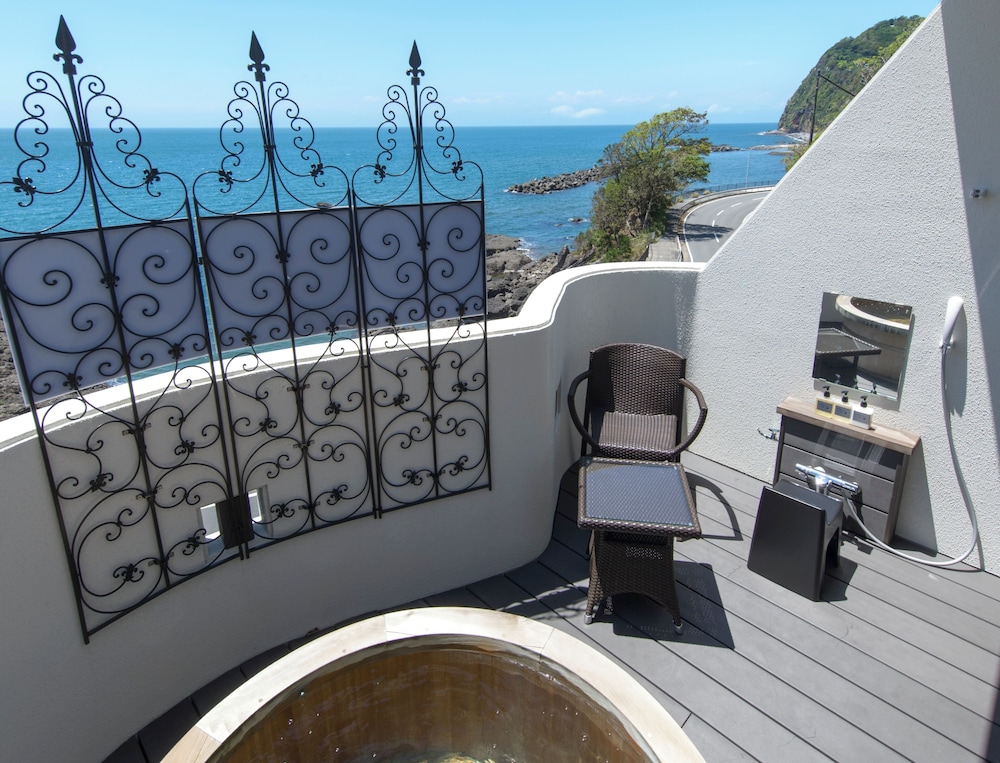 3F Corner Double Room with Hot Spring Open-Air Bath (Meal in guest room), Pet Friendly, Non Smoking photo 2