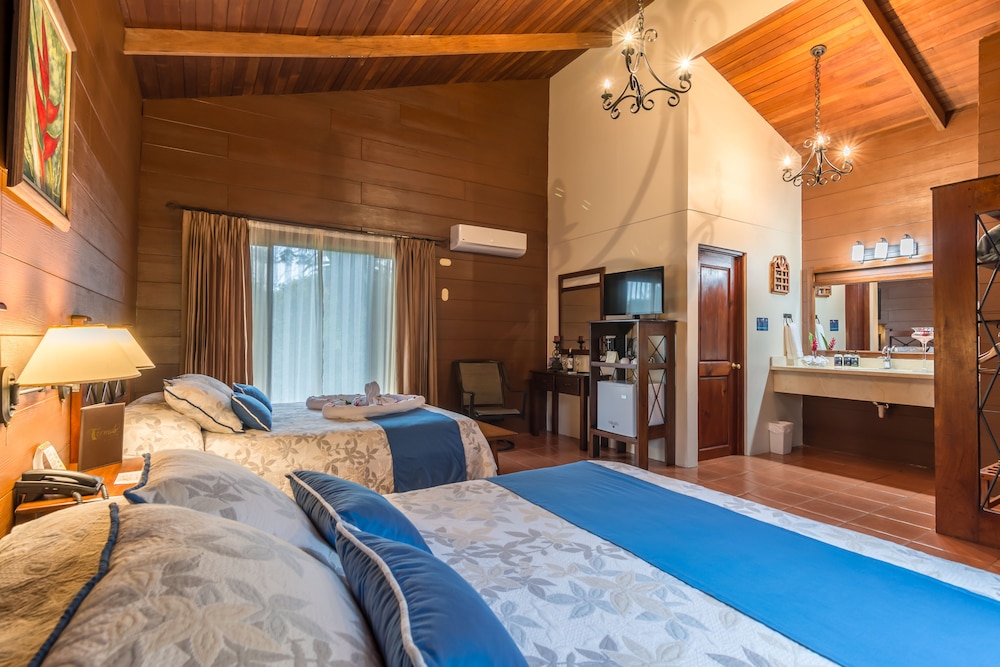 Standard Villa, 2 Queen Beds - Photo 7