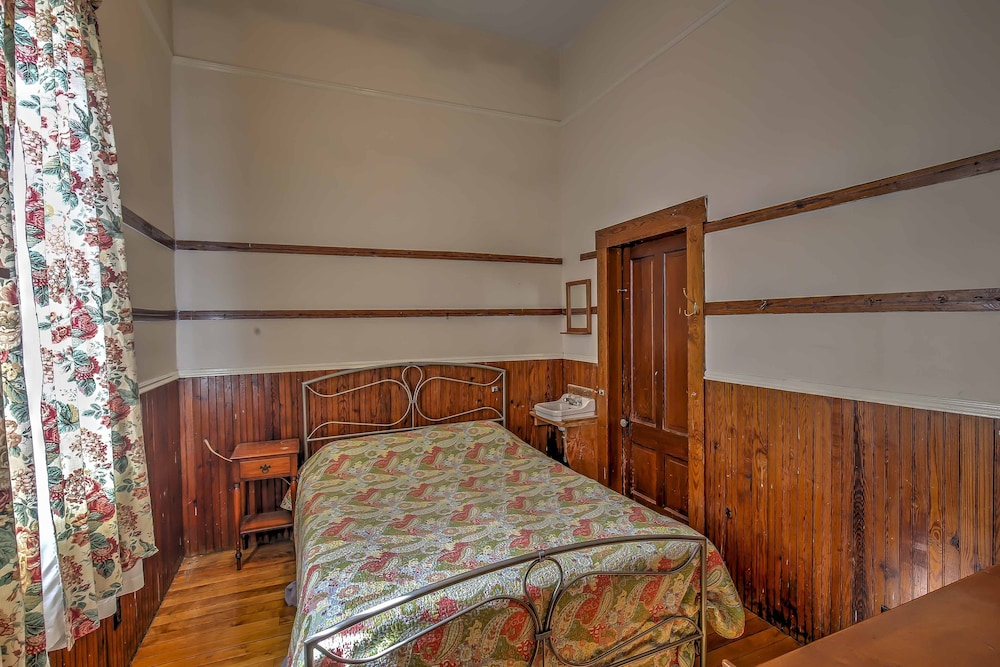 House (4 Bedrooms) photo 1