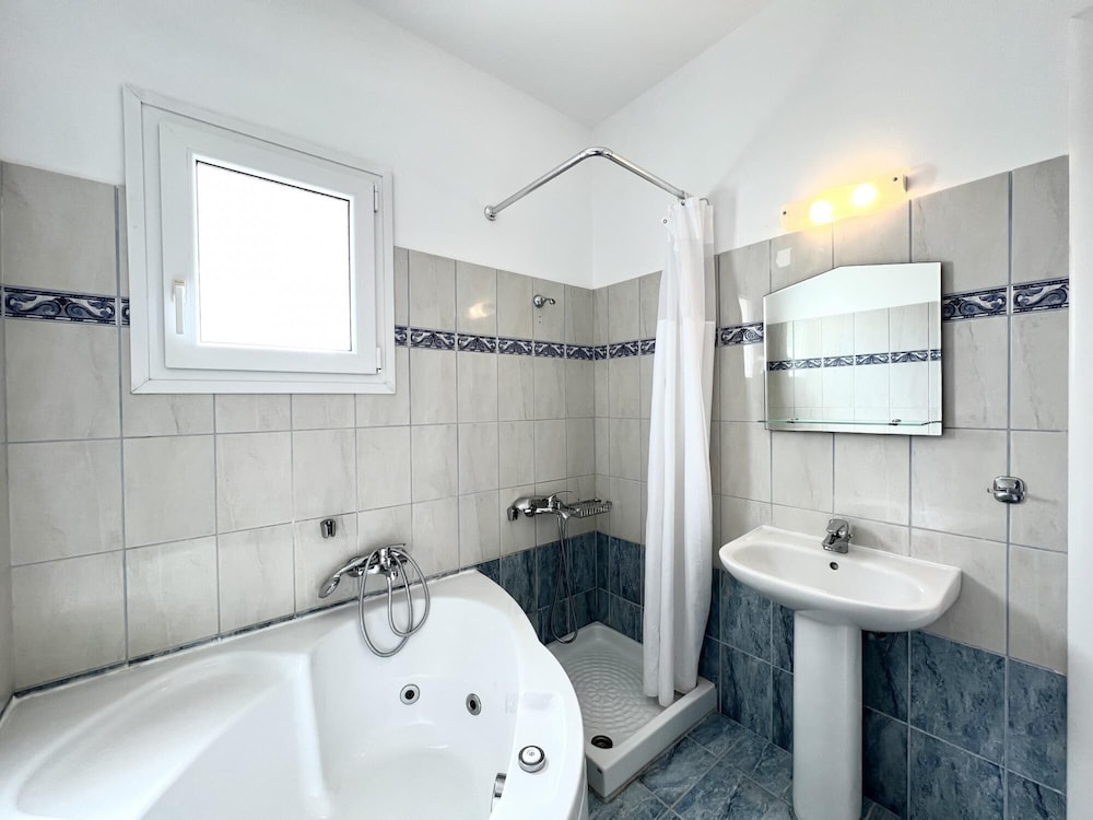 Villa photo 3