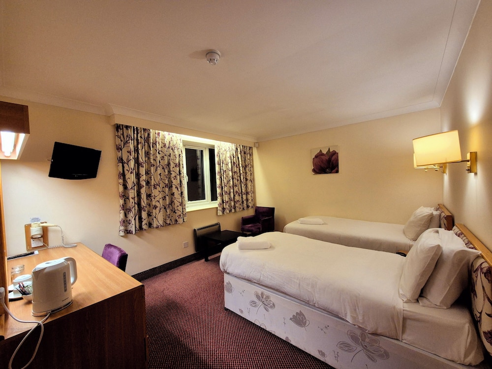Standard Twin Room - Photo 3