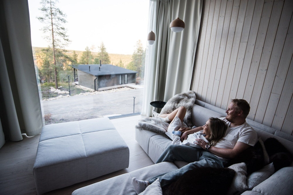 ArcticScene Executive Suite