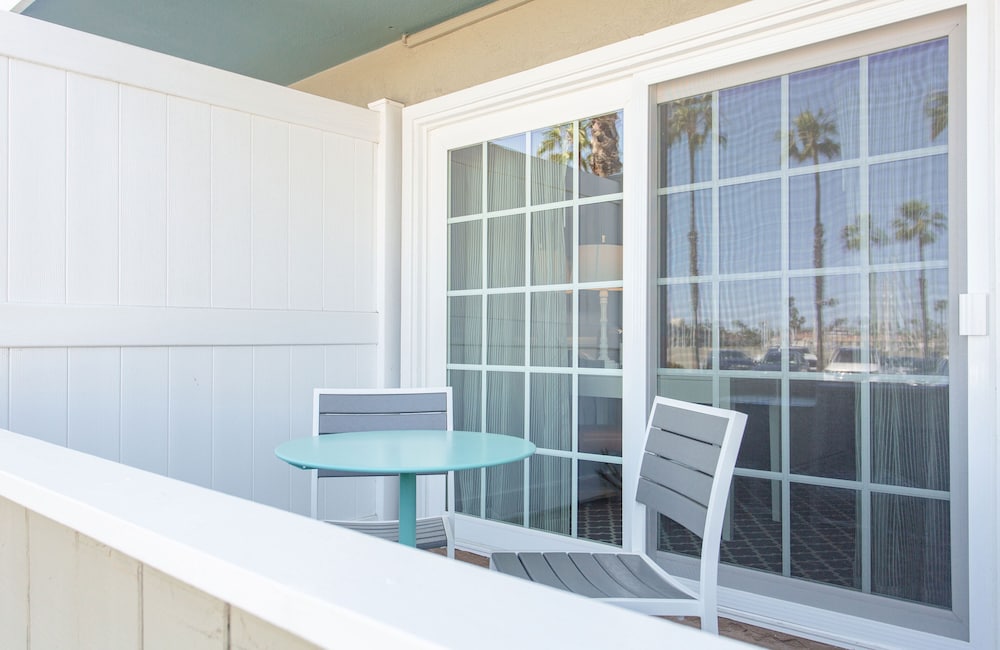 L - Mobility/Hearing Accessible Marina View Queen - Photo 1