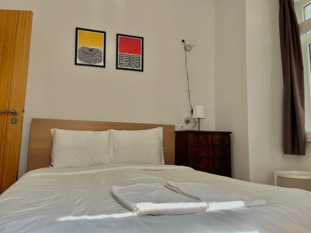 Apartment, Multiple Beds