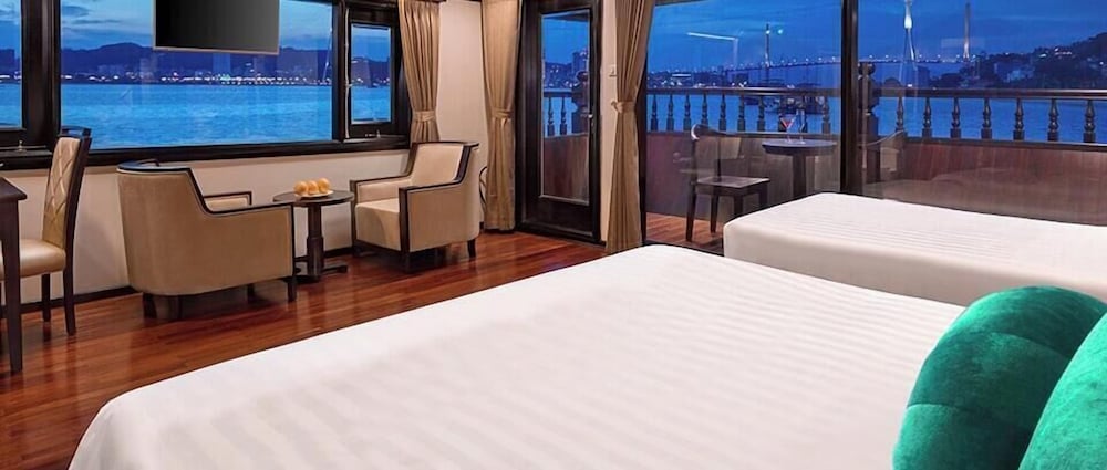 Alisa Vip Suite Private Balcony & Jacuzzi - 3D2N photo 1