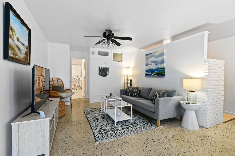 Apartment B photo 2